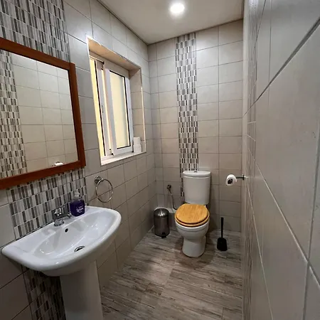 Sliema Airconditioned Self Check In Sleeps 3 People In 3b Gazde/Camere de închiriat